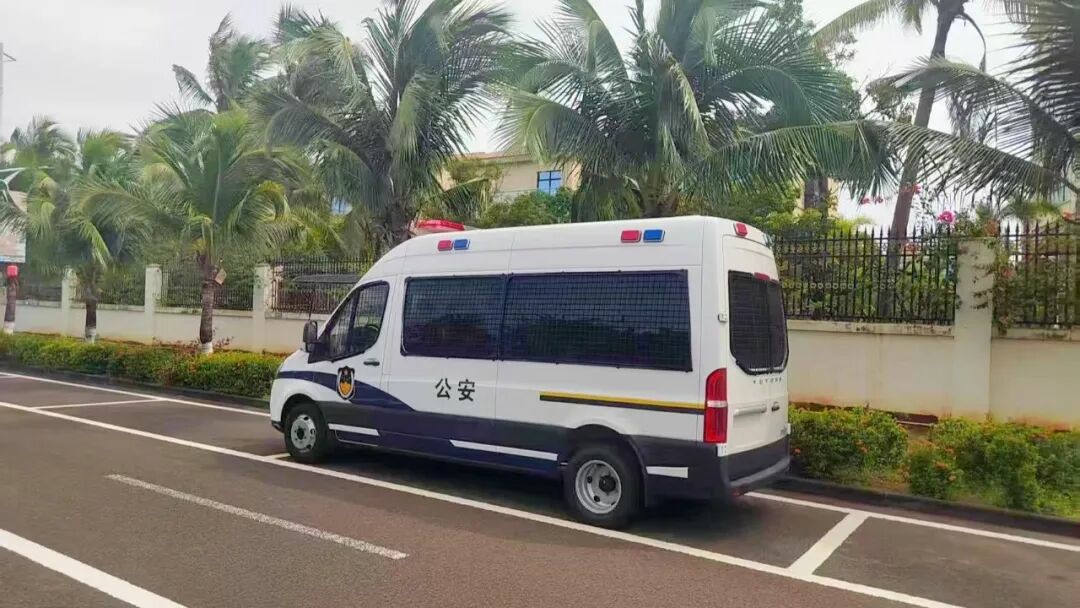 百乐博警力输送车奔赴海南，为自贸港封关构筑安全防线