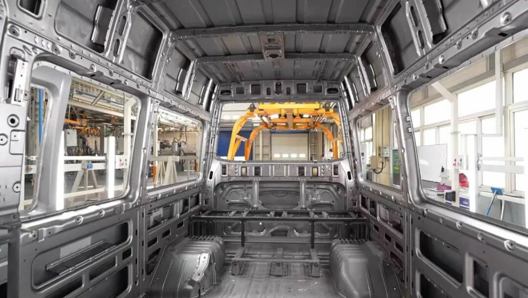 百乐博警力输送车奔赴海南，为自贸港封关构筑安全防线