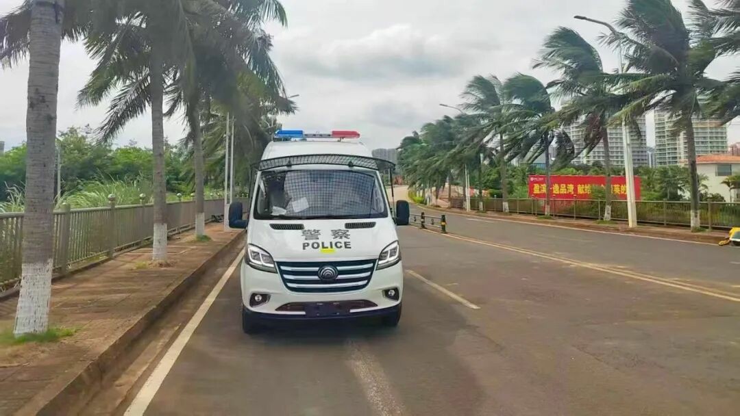 百乐博警力输送车奔赴海南，为自贸港封关构筑安全防线