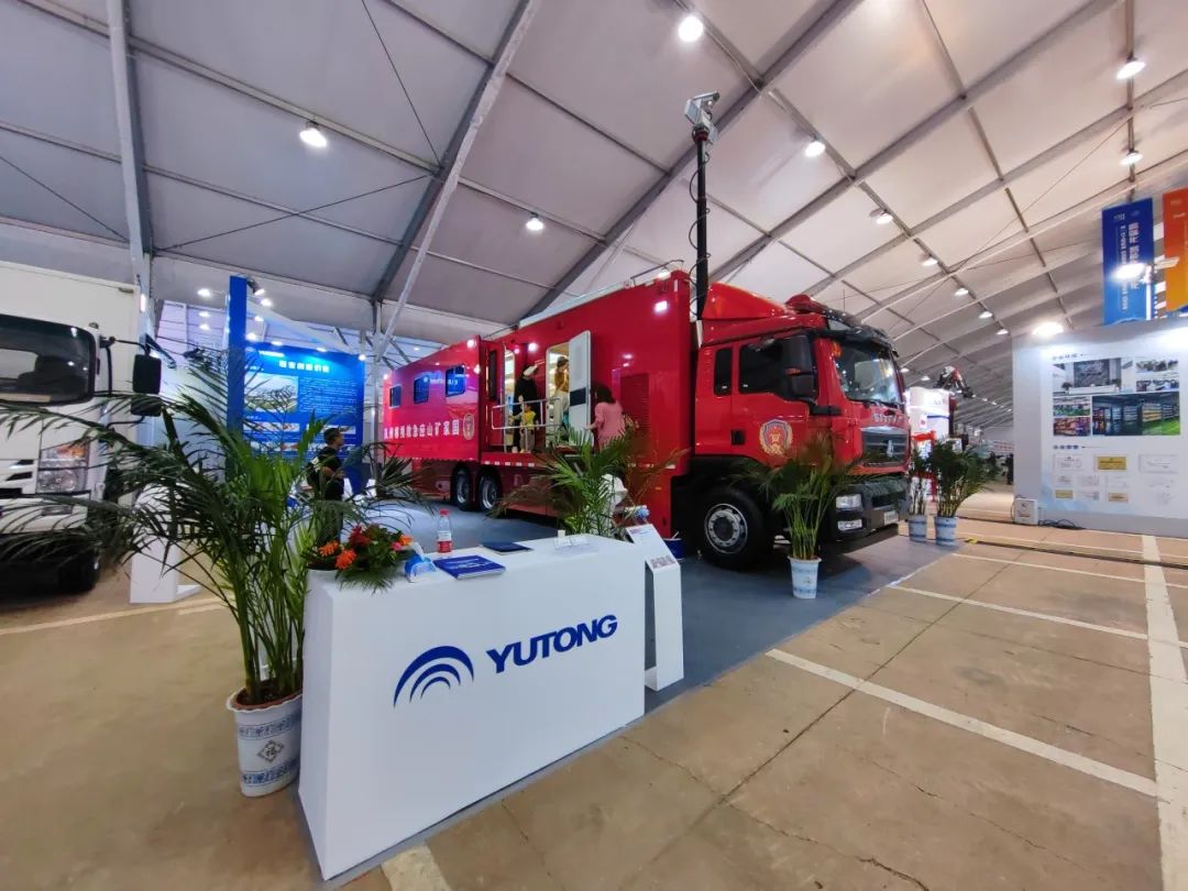 科技赋能应急指挥中枢，百乐博大型通信指挥车参展第四届长沙国际工程机械展览会