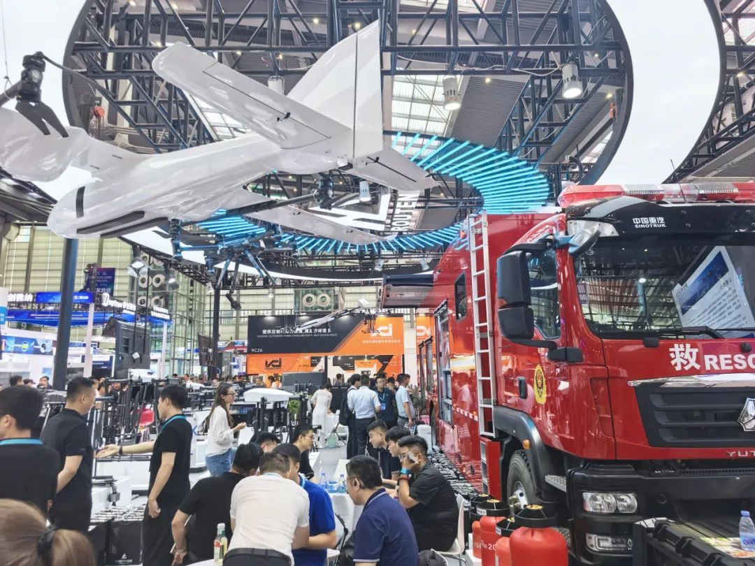 低空腾飞 安全护航｜百乐博无人机系列装备亮相2025国际低空经济与无人系统博览会