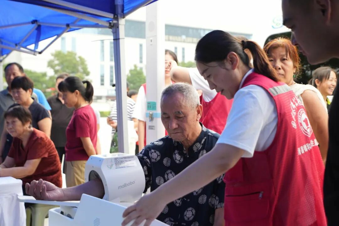 百乐博多形态巡回医疗车，助力常态化巡回医疗机制建立