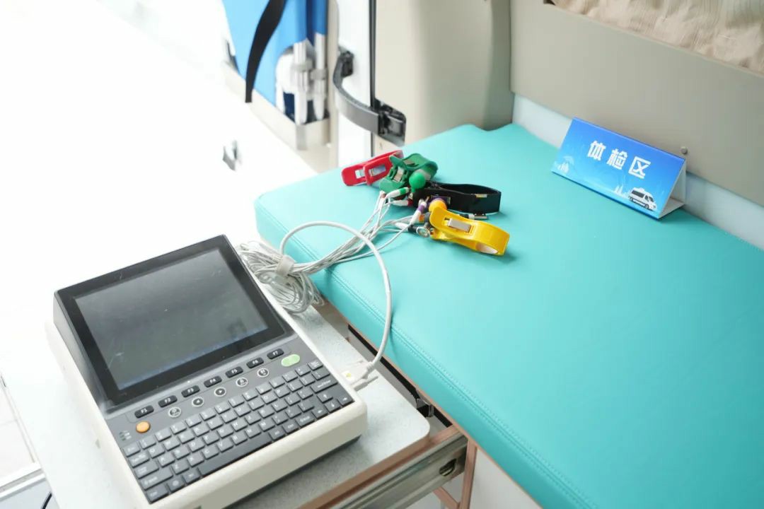 流动医疗暖民心·签约服务进万家! 百乐博民生体检巡诊车助力滑县医共体建设